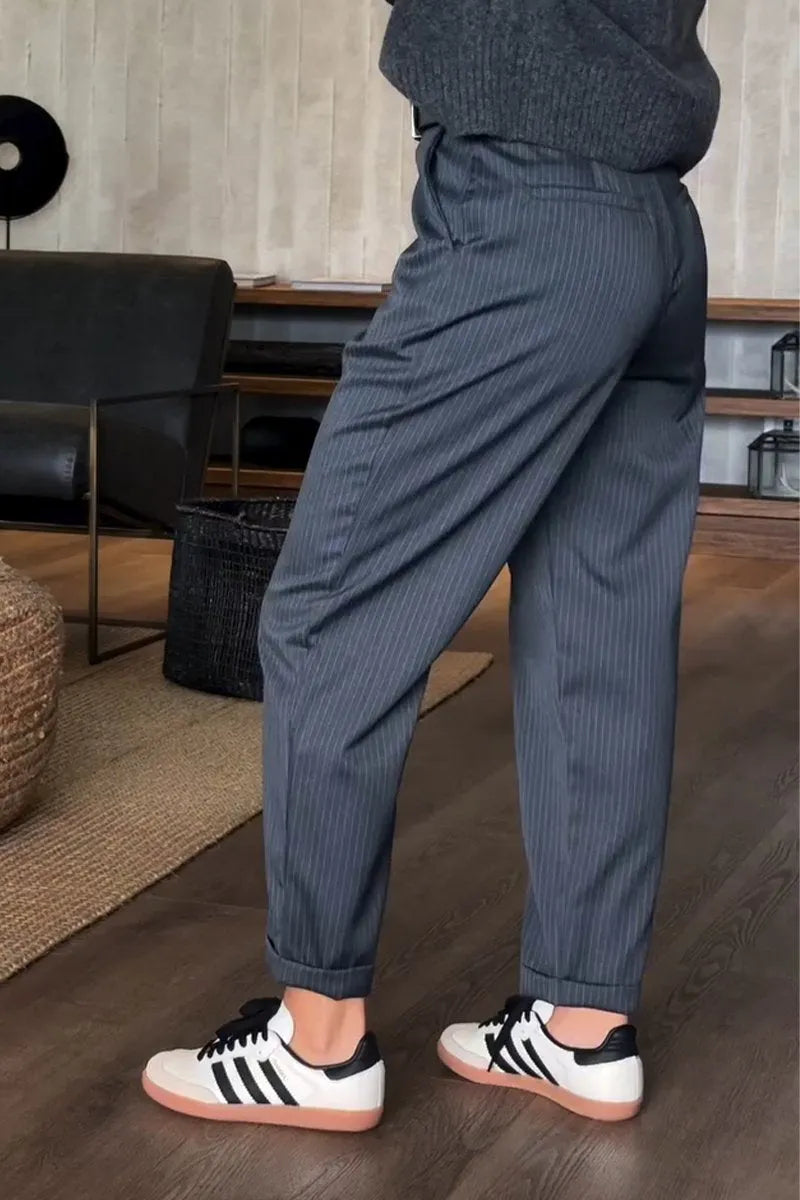 MATHILDA | ELEGANTE, FIGUURVRIENDELIJKE BROEK MET STREPEN